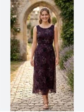 karin stevens Sleeveless Embroidered Midi Dress in Plum